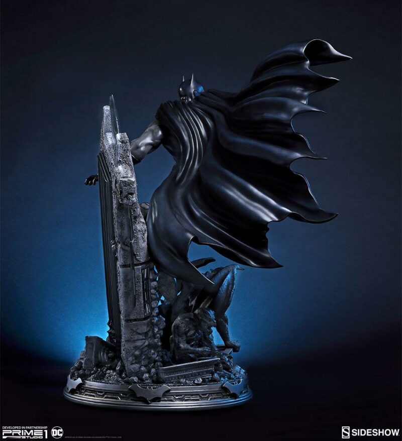 Justice League New 52 Statue Batman 71 cm - immagine 3