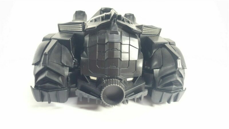 ARKHAM KNIGHT VIDEOGAME BATMOBILE 1:24