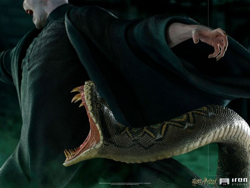 Harry Potter Legacy Replica Statue 1/4 Voldemort & Nagini 58 cm - immagine 2