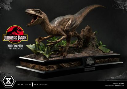Jurassic Park Legacy Museum Collection Statue 1/6 Velociraptor Attack 38 cm