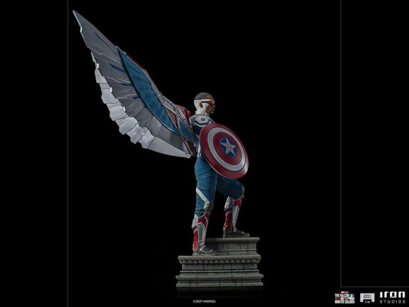 The Falcon and the Winter Soldier Legacy Replica Statue 1/4 Captain America Sam Wilson (Open Wings) 83 cm