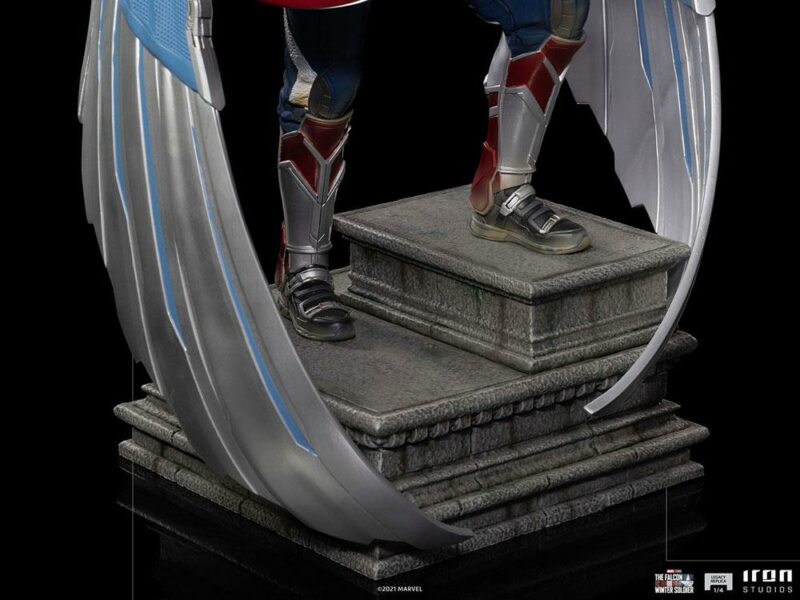 The Falcon and the Winter Soldier Legacy Replica Statue 1/4 Captain America Sam Wilson (Closed Wings) 57 cm - immagine 6