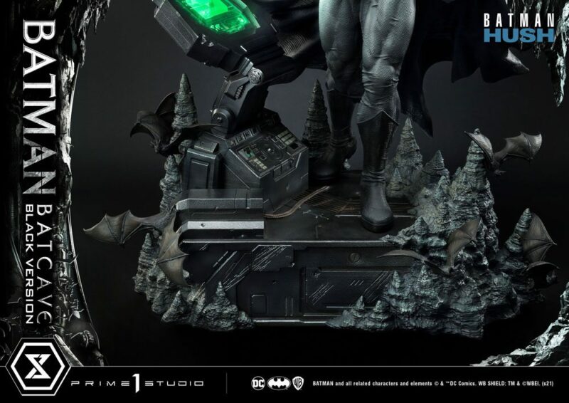Batman Hush Statue 1/3 Batman Batcave Black Version 88 cm - immagine 7