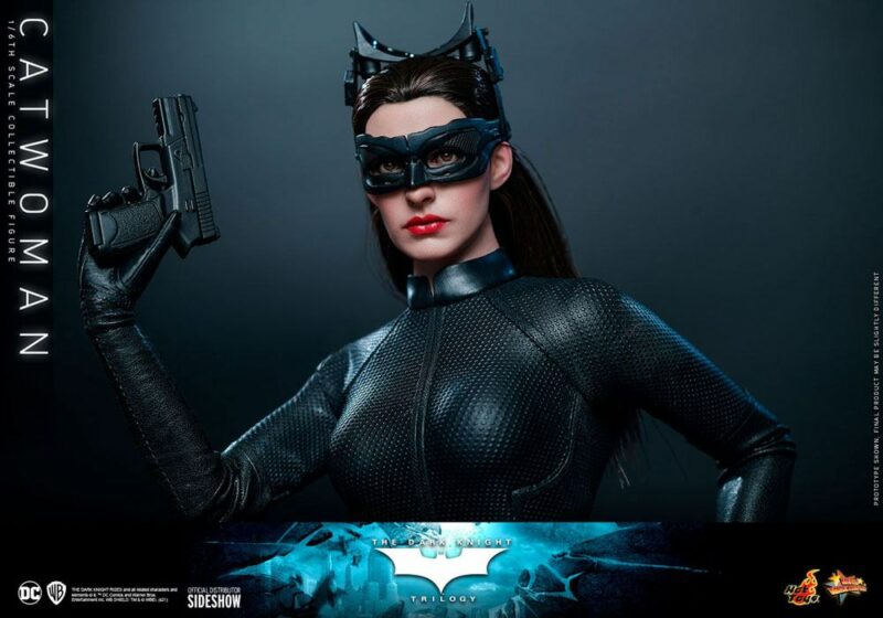 The Dark Knight Trilogy Movie Masterpiece Action Figure 1/6 Catwoman 29 cm - immagine 6