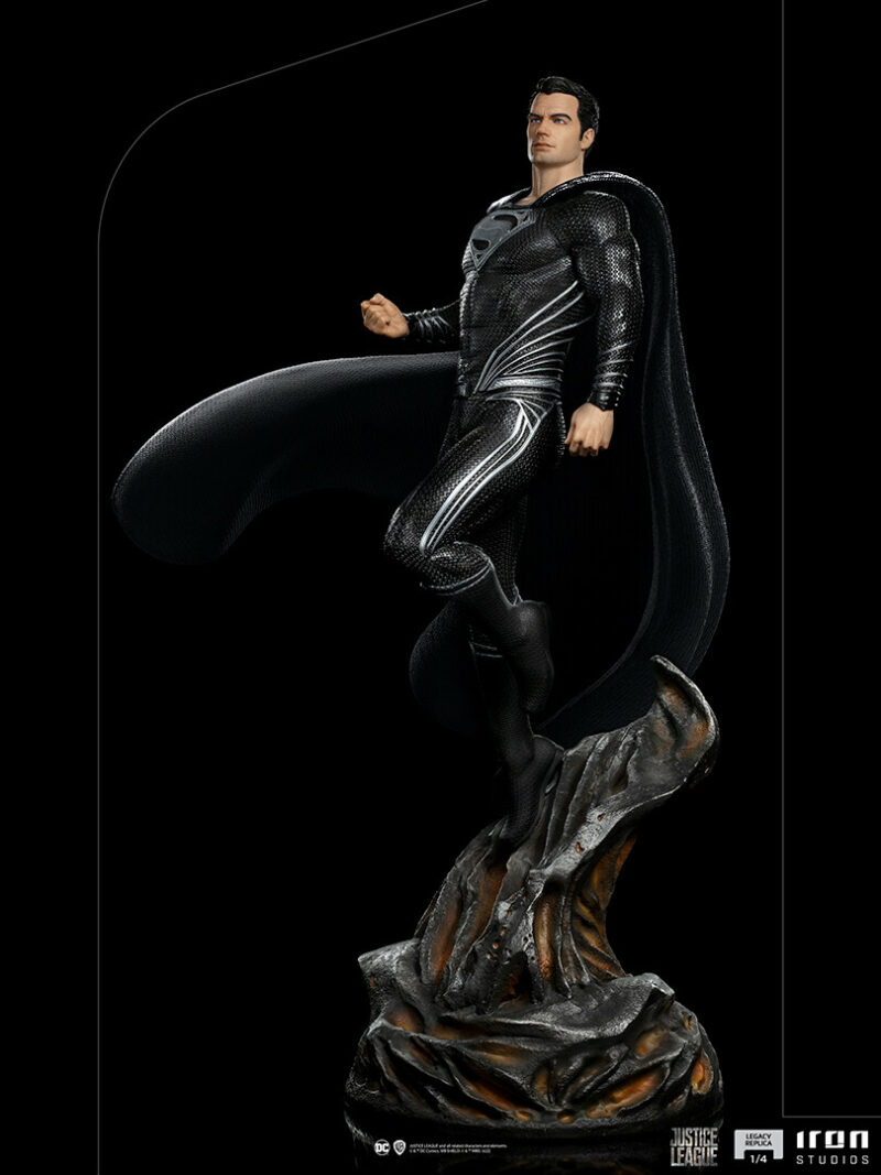 DC Comics: Zack Snyder's Justice League - Superman Black Suit 1/4 Scale Statue 69 cm - immagine 2