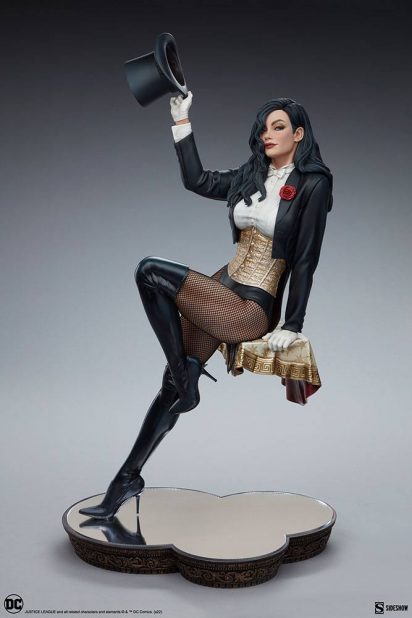 DC Comics Premium Format Figure Zatanna 55 cm
