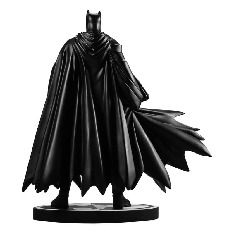 DC Direct Resin Statue Batman Black & White (Batman by Lee Weeks) 19 cm - immagine 2