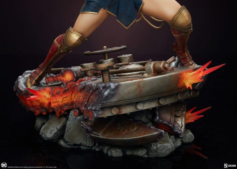 DC Comics Premium Format Statue Wonder Woman: Saving the Day 50 cm - immagine 6