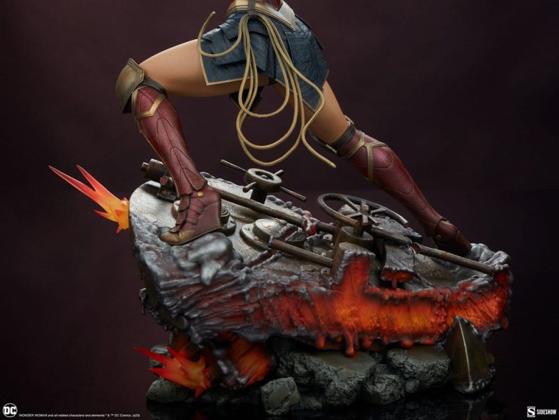 DC Comics Premium Format Statue Wonder Woman: Saving the Day 50 cm - immagine 7