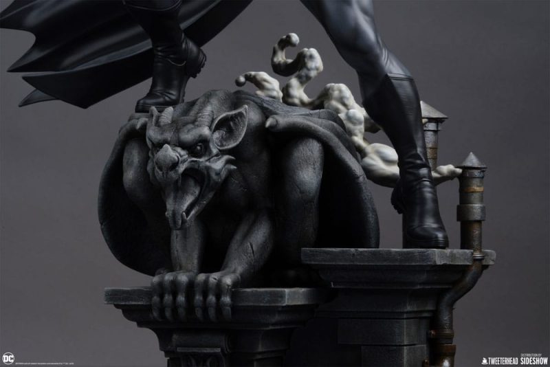DC Comics Maquette 1/6 Batman (Black and Gray Edition) 50 cm - immagine 6