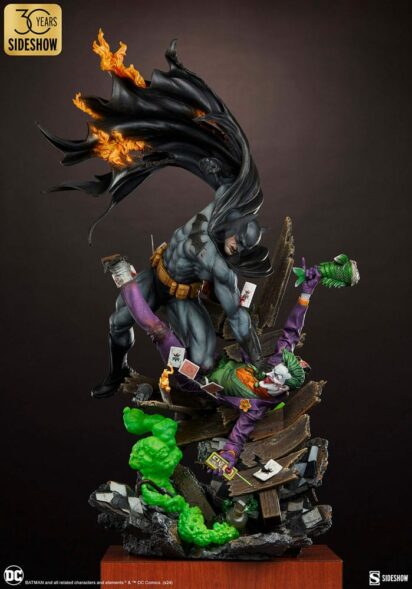 DC Comics Premium Format Statue Batman vs The Joker: Eternal Enemies 81 cm