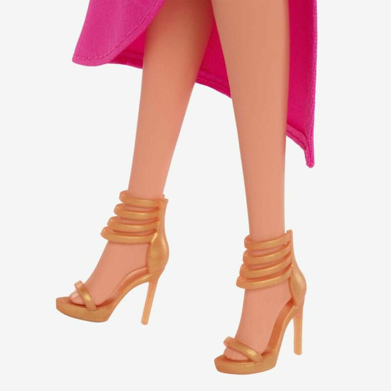 Barbie Signature Doll Tedd Lasso Keeley Jones - immagine 5