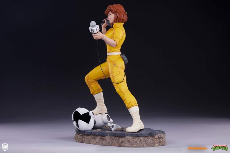 Teenage Mutant Ninja Turtles Premier Series Statue 1/4 April O'Neil 46 cm - immagine 2