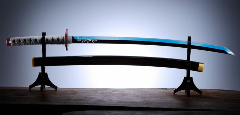 Demon Slayer: Kimetsu no Yaiba Proplica Replica 1/1 Nichirin Sword (Giyu Tomioka) 95 cm - immagine 2