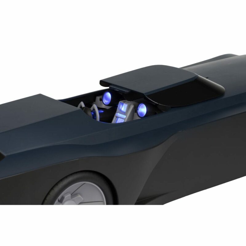 DC Direct BTAS Vehicle Large Batmobile 61 cm - immagine 4