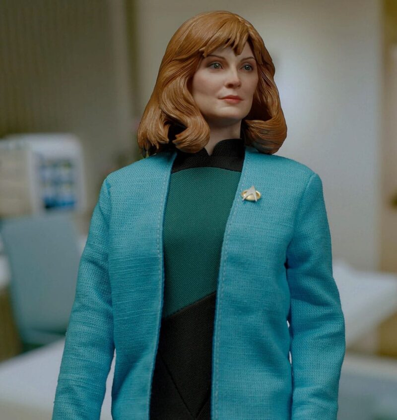 Star Trek: The Next Generation Action Figure 1/6 Dr. Beverly Crusher (Standard Edition) 27 cm - immagine 2