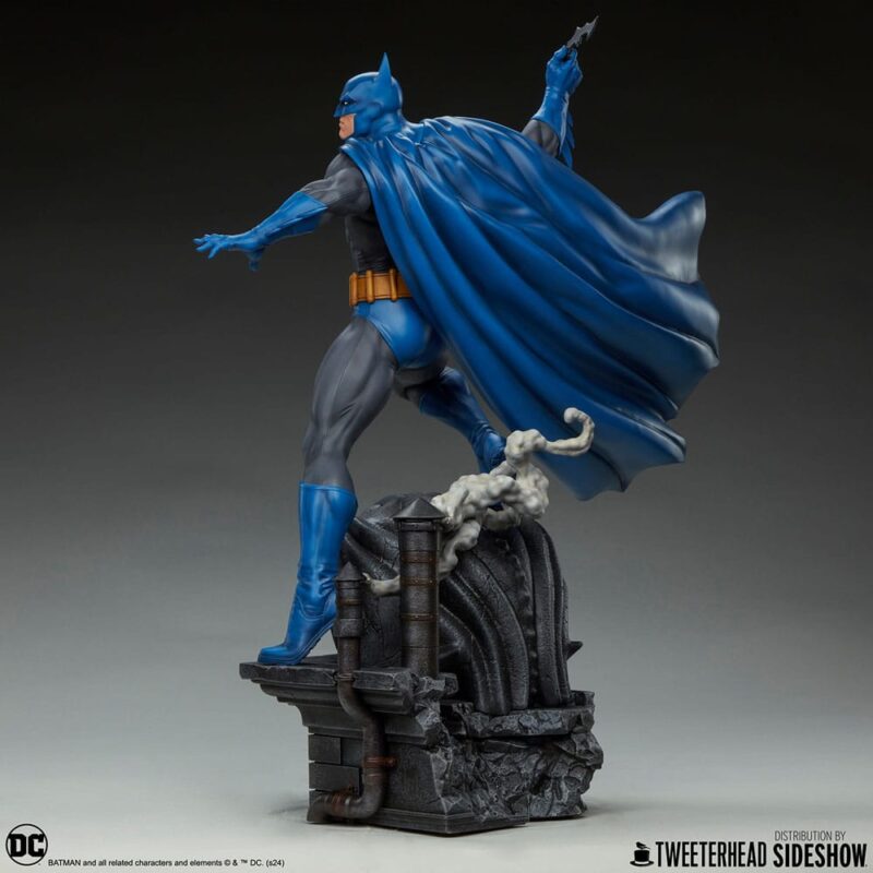 DC Comics Maquette 1/6 Batman (Retro Edition) 50 cm - immagine 3