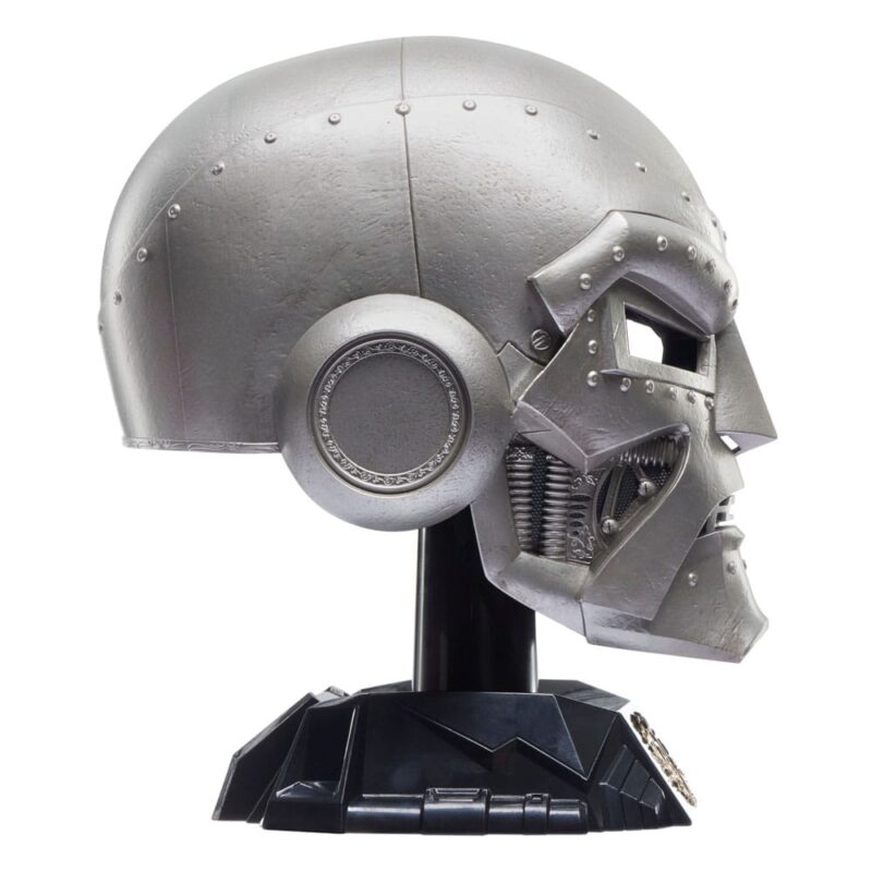 Marvel Legends Roleplay Replica Doctor Doom Premium Helmet - immagine 5