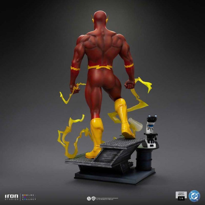DC Comics Legacy Replica Statue 1/4 Flash 54 cm - immagine 2