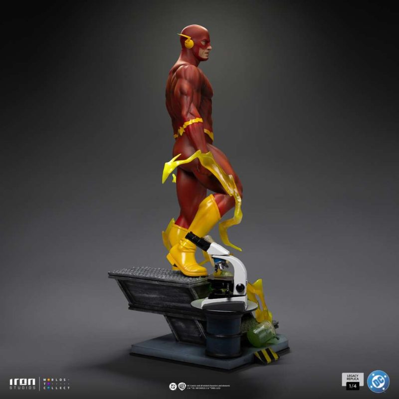 DC Comics Legacy Replica Statue 1/4 Flash 54 cm - immagine 3